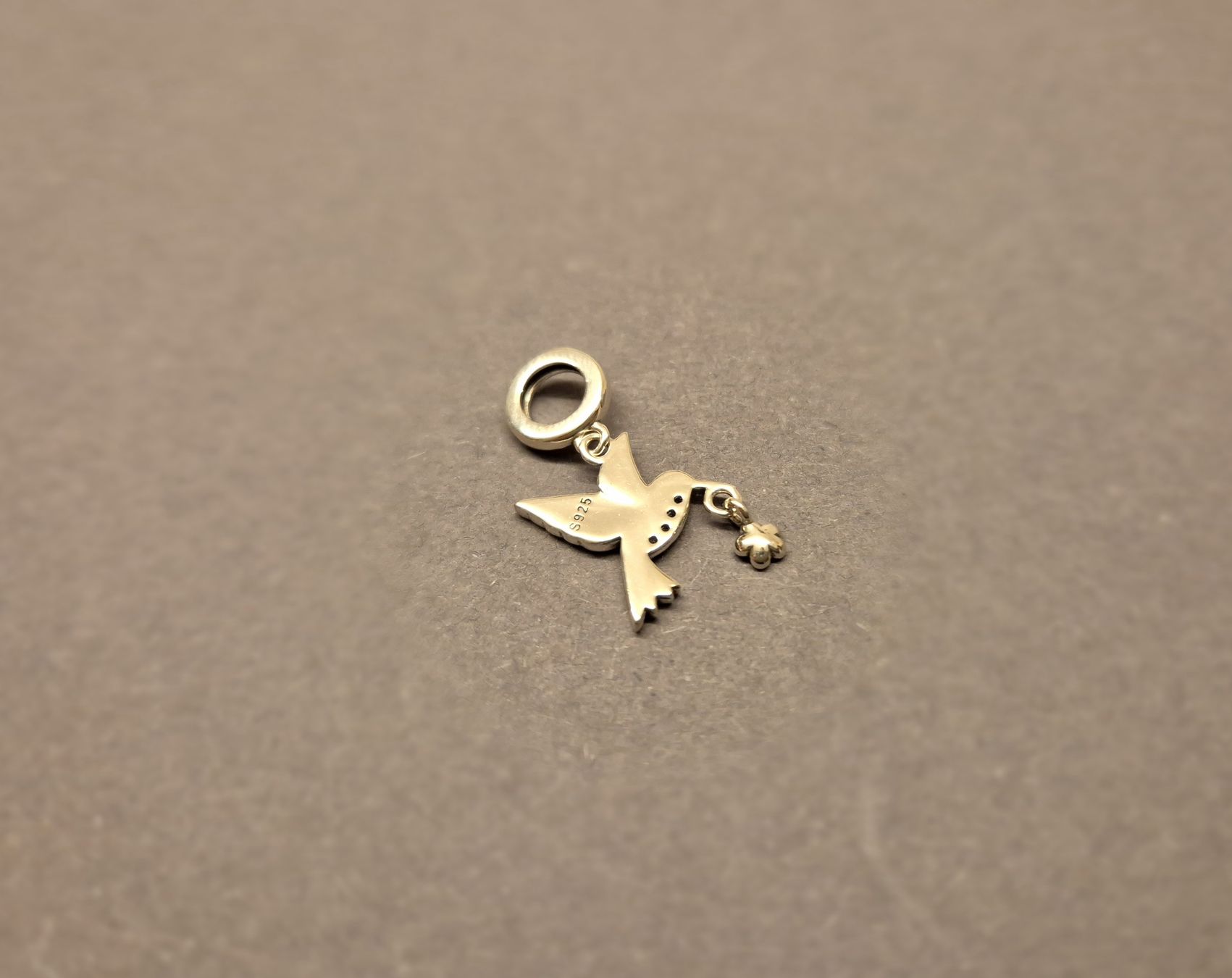 Anhänger: Silber Charm Kolibri mit Blume +Garantie – Neu (gemäss Beschreibung) aus Rotkreuz von Carbone_Bijou-Shop 1
