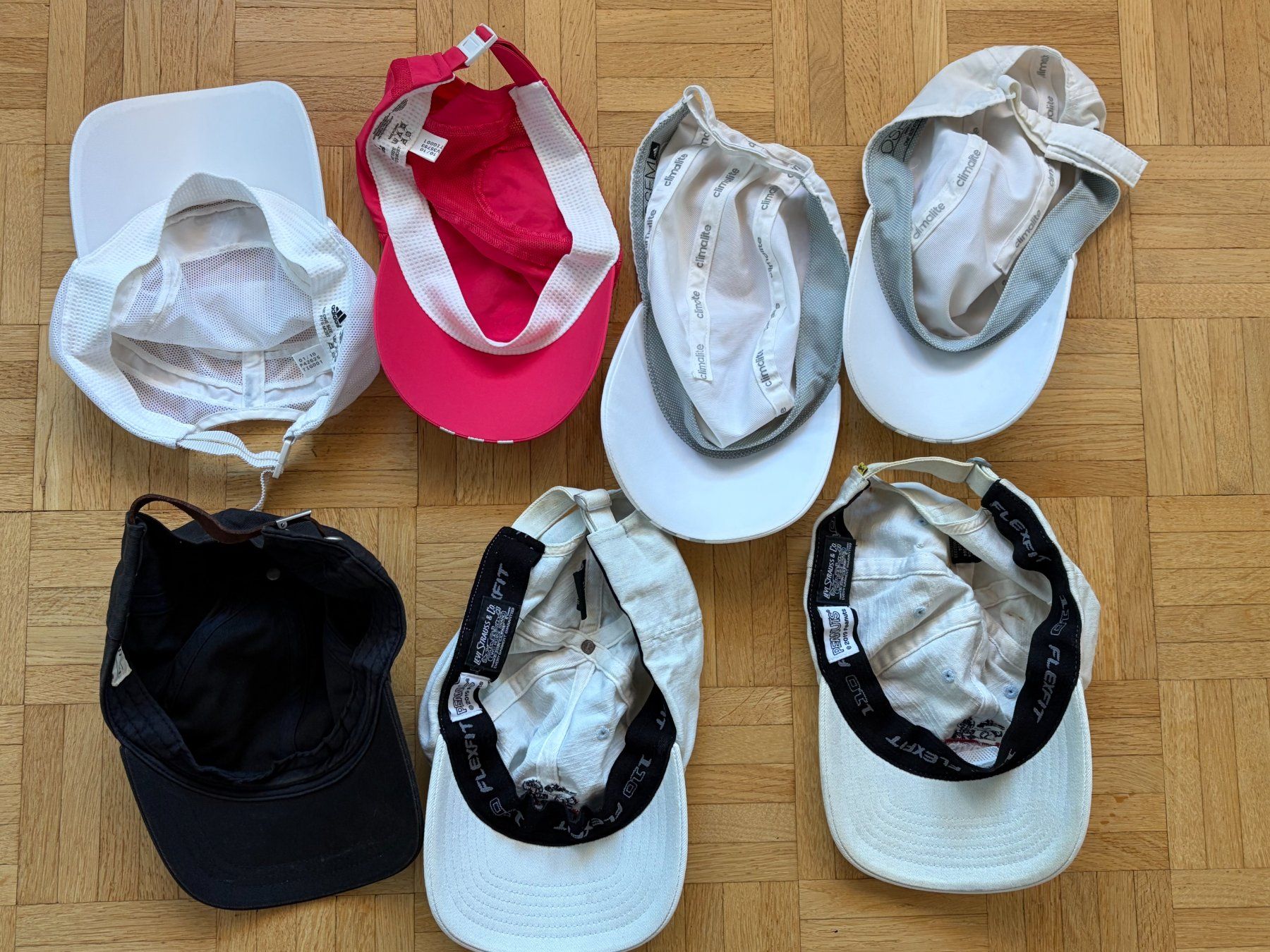 Altro in  Abbigliamento & Accessori: Caps – Adidas & Levi's – Usato da Boll venduto da NRie 3