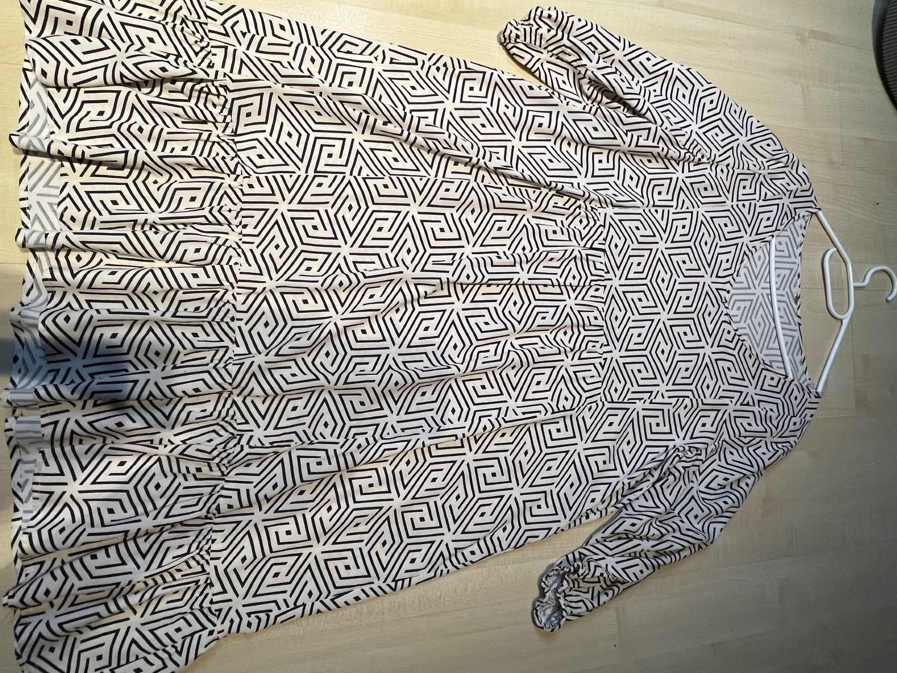 Vestiti: Schönes Kleid Grösse L – Nuovo (secondo la descrizione) da Wattenwil venduto da Masimon 1