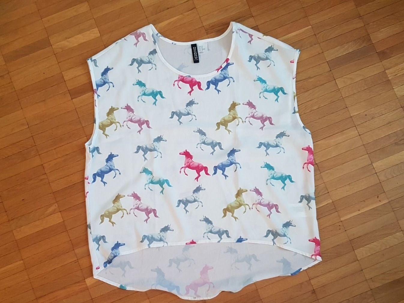 H&M Camicette: Weisse Sommerbluse mit Pferdemotiven – Nuovo (secondo la descrizione) da Oberengstringen venduto da Asteroid56 4