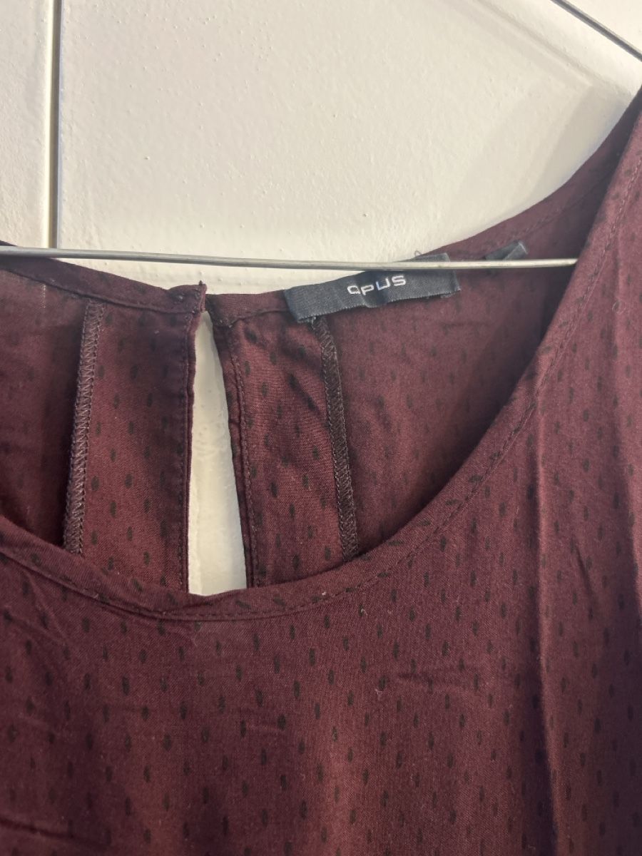 Opus Camicette: Chic Burgundy Opus Blouse - 38 – Usato da Marly venduto da redinaber 1