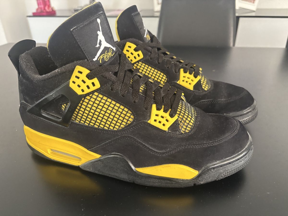 Jordan Scarpe da uomo: Nike Air Jordan 4  – Usato da Niederuzwil venduto da Amicio 1