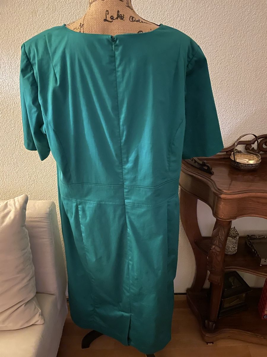 Vestiti: smaragdgrünes Damen Kleid Gr 52 – Nuovo (secondo la descrizione) da Emmenbrücke venduto da Ladyboutique 2
