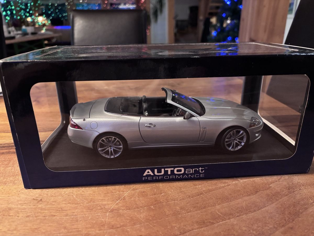 Autoart Modellautos: Autoart Jaguar XK Modellauto 1:18 – Gebraucht aus Glattfelden von Therzog 1