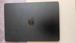 Apple MacBook Air 13 Zoll M3 2024 8GB RAM neuwertig