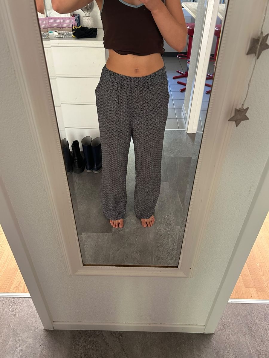 Only Pantaloni: Damen Stoffhose Grösse M mit Muster, neuwertig – Usato da Bern venduto da ser_6vm5