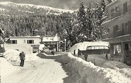 CRANS s. Sierre, Hotel Carlton, Postauto