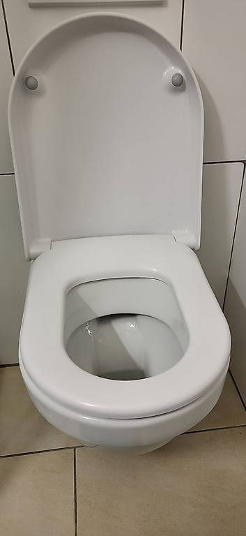 Villeroy & Boch WC: Cuvette de WC Villeroy & Boch avec siège – Gebraucht aus Versoix von Lc.1 3