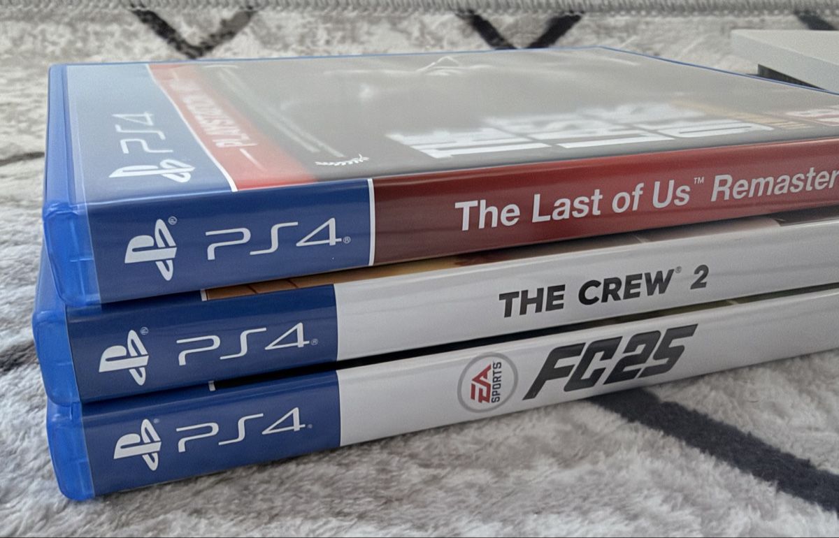 Sony Console: PlayStation 4 Slim / 500GB / 3 Spiele & Controller – Usato da Frenkendorf venduto da Le_Icemelon 3
