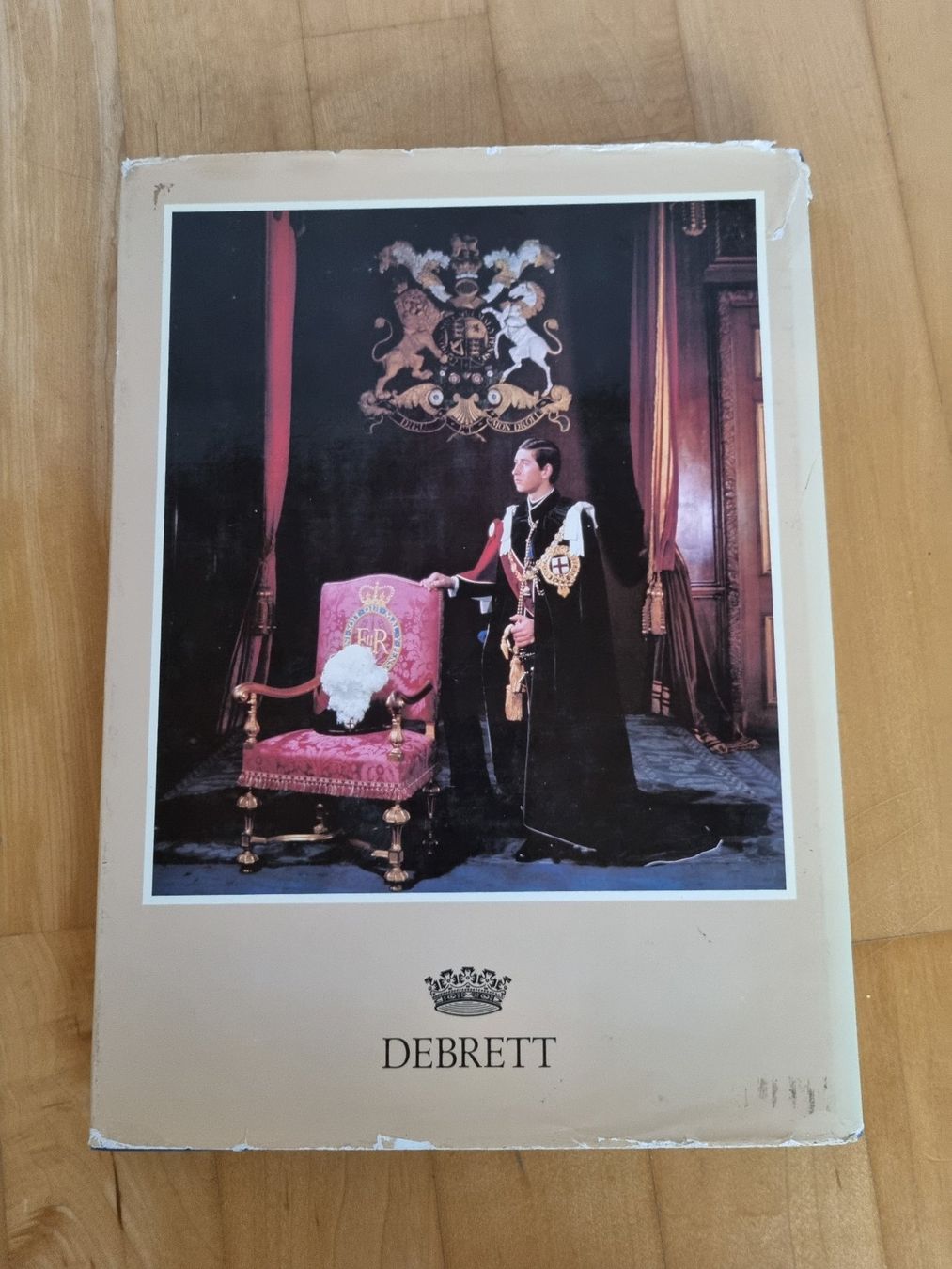 Livres: Debrets Book The Royal wedding – D'occasion à Feusisberg par Vanessa_Jane 4