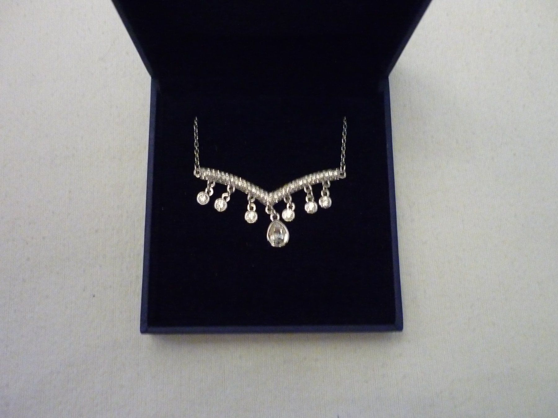 Swarovski Catenine: Swarovski Halskette – Usato da Vaduz venduto da red94angel