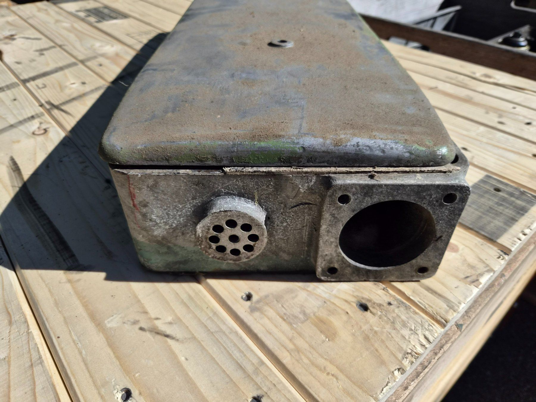 Hürlimann Trattori: Hürlimann Oldtimer Traktor Ventildeckel zu Motor D100 – Usato da Dürnten venduto da Bachtel84 2