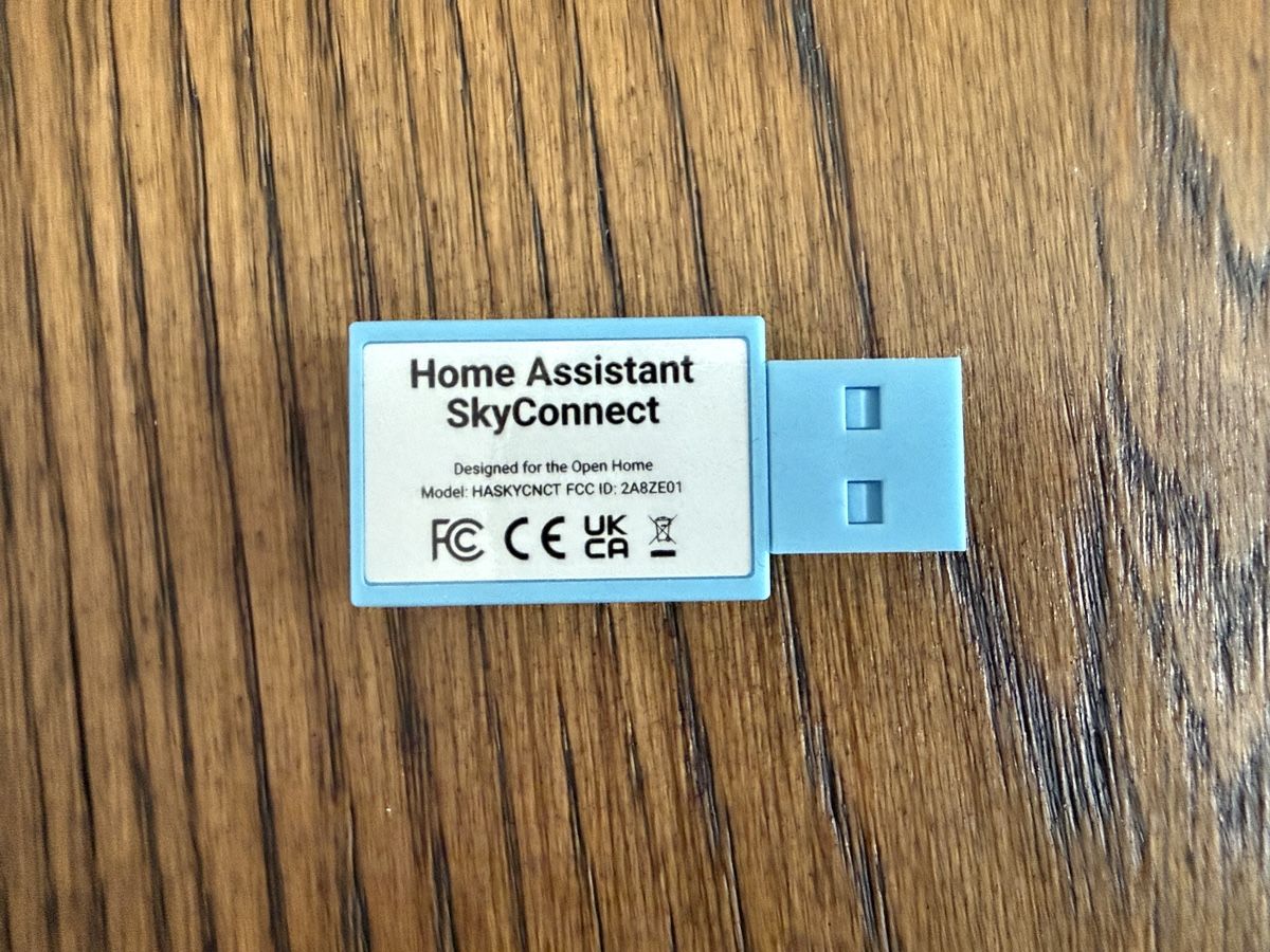Lecteurs & Adaptateurs: Home Assistant SkyConnect USB Zigbee Stick neu – Neuf avec emballage d'origine à Luzern par Roeschuko 2