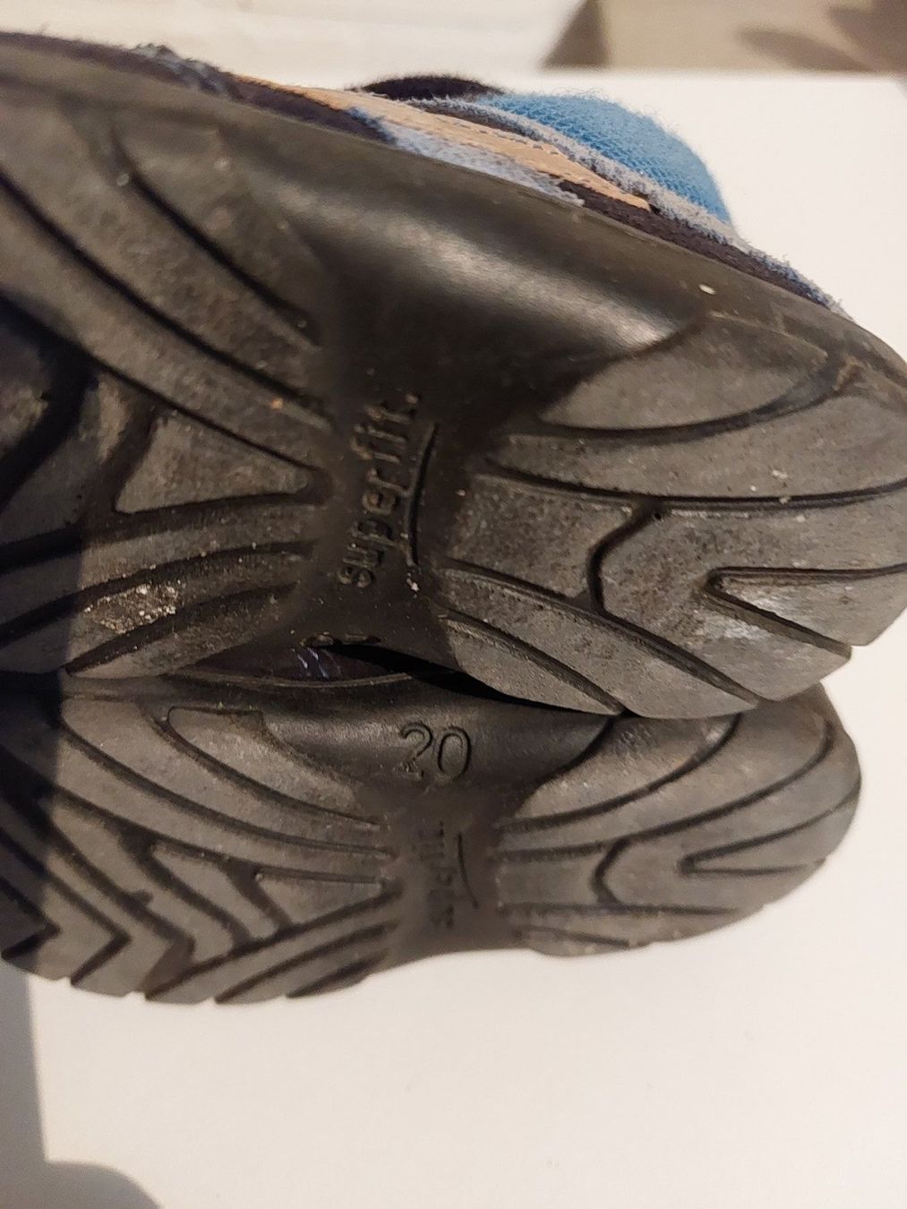 Scarpe per ragazzi: Kinderschuhe Grösse 20 Halbschuhe – Usato da Pfaffnau venduto da hei_9l9h 2