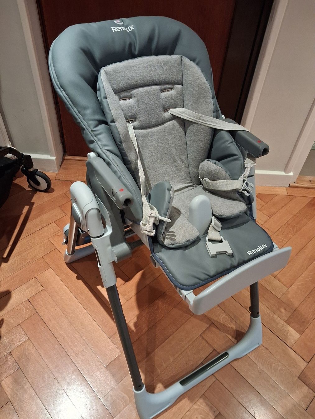 Hochstühle: Chaise bébé, en excellent état – Gebraucht aus Genève von sar_ktd8 1