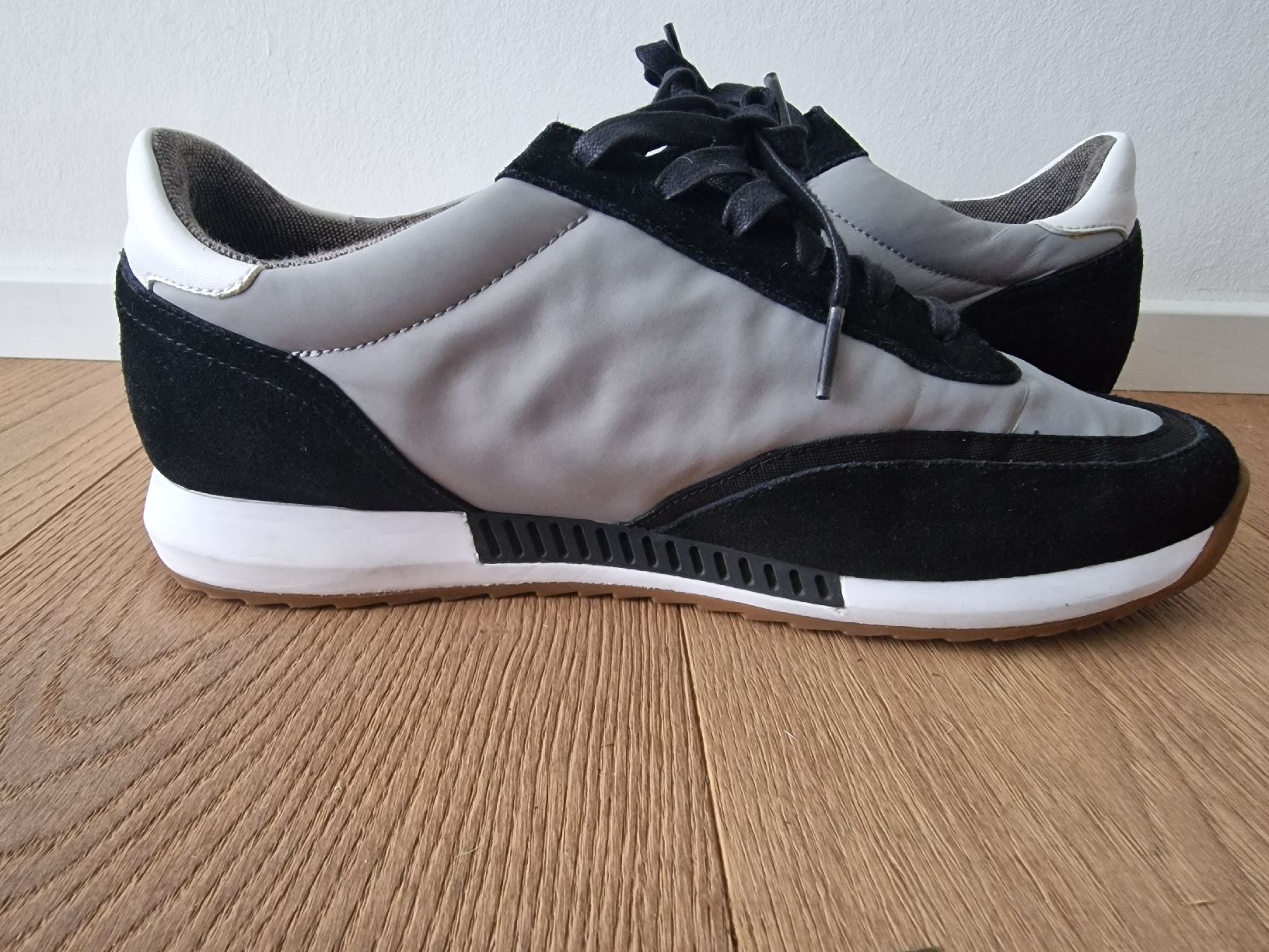 Hugo Boss Scarpe da uomo: HUGO BOSS Sneaker – Usato da Allenwinden venduto da Babo2 4