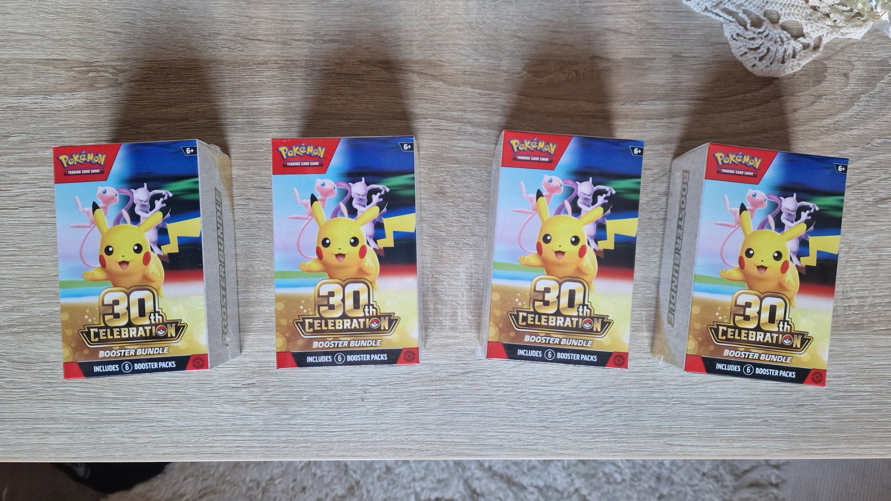 Pokémon Cartes à collectionner: 30th Pokémon Booster Bundle 4x EN – Neuf avec emballage d'origine à Oetwil a.d. Limmat par ErikMayer