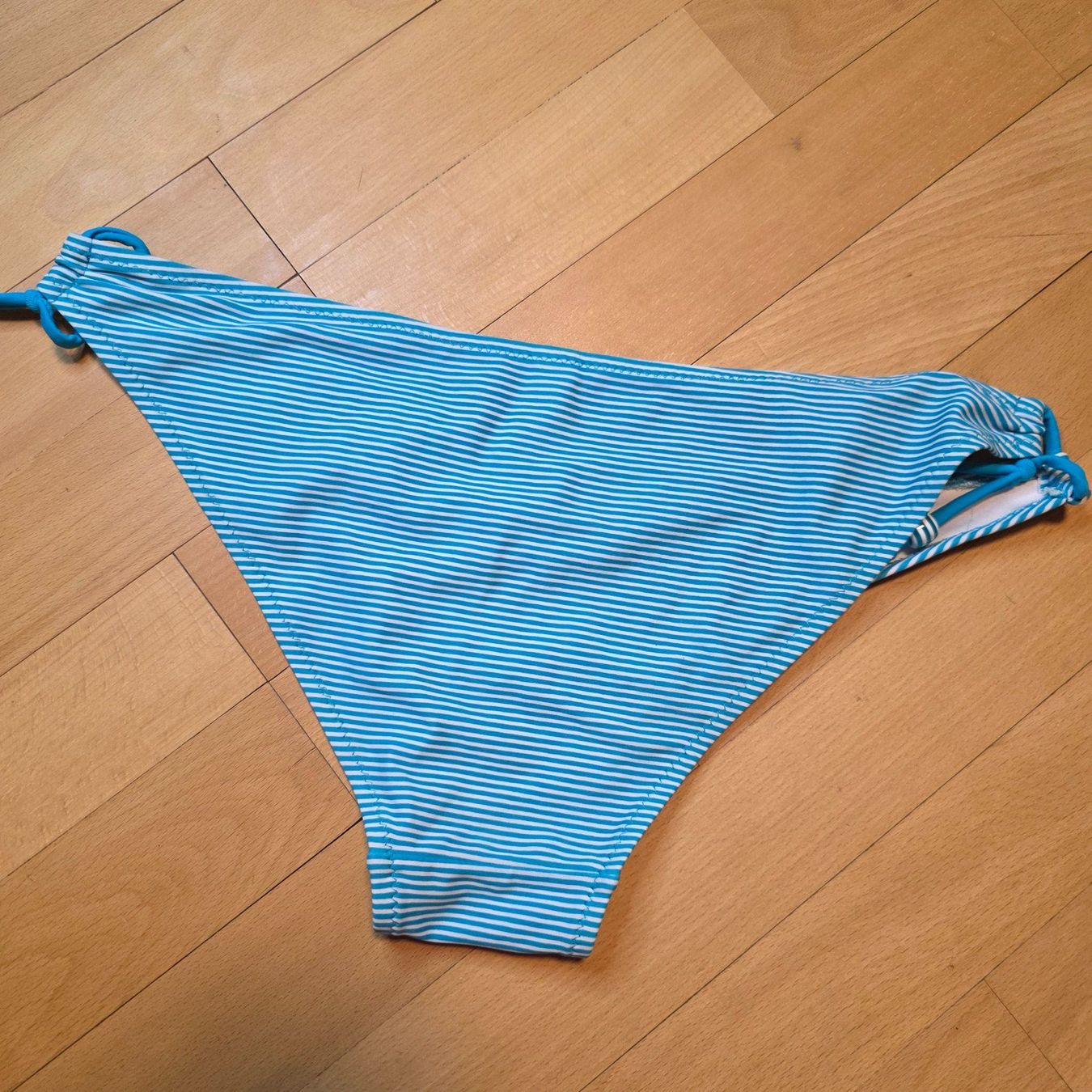 Badekleider & Bikinis: Bikinihose gestreift Gr. 40/L – Gebraucht aus Wald ZH von CapLux 4