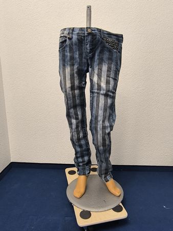 Gestreifte Damenhose von Pink mit Nieten - Gothic, Punk, Emo