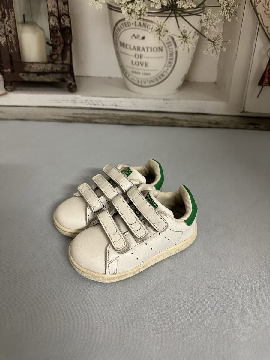 Adidas Scarpe per ragazzi: Kinderschuhe Adidas Gr. 23 – Usato da Mels venduto da pedromiguel_12