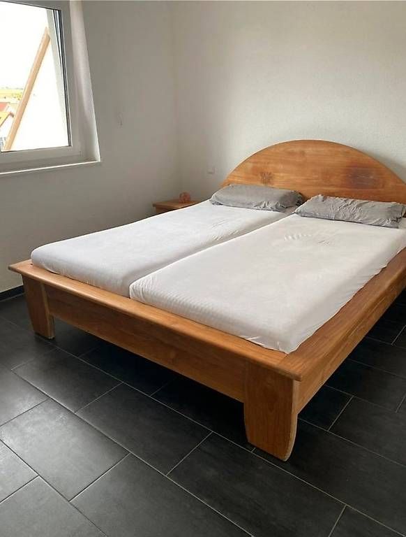Letti: Bett aus Echtholz, maßgeschreinert – Usato da Schaffhausen venduto da mar_mc8d