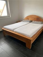 Bett aus Echtholz, maßgeschreinert