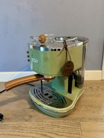 DeLonghi Kaffeemaschine mit Zubehör