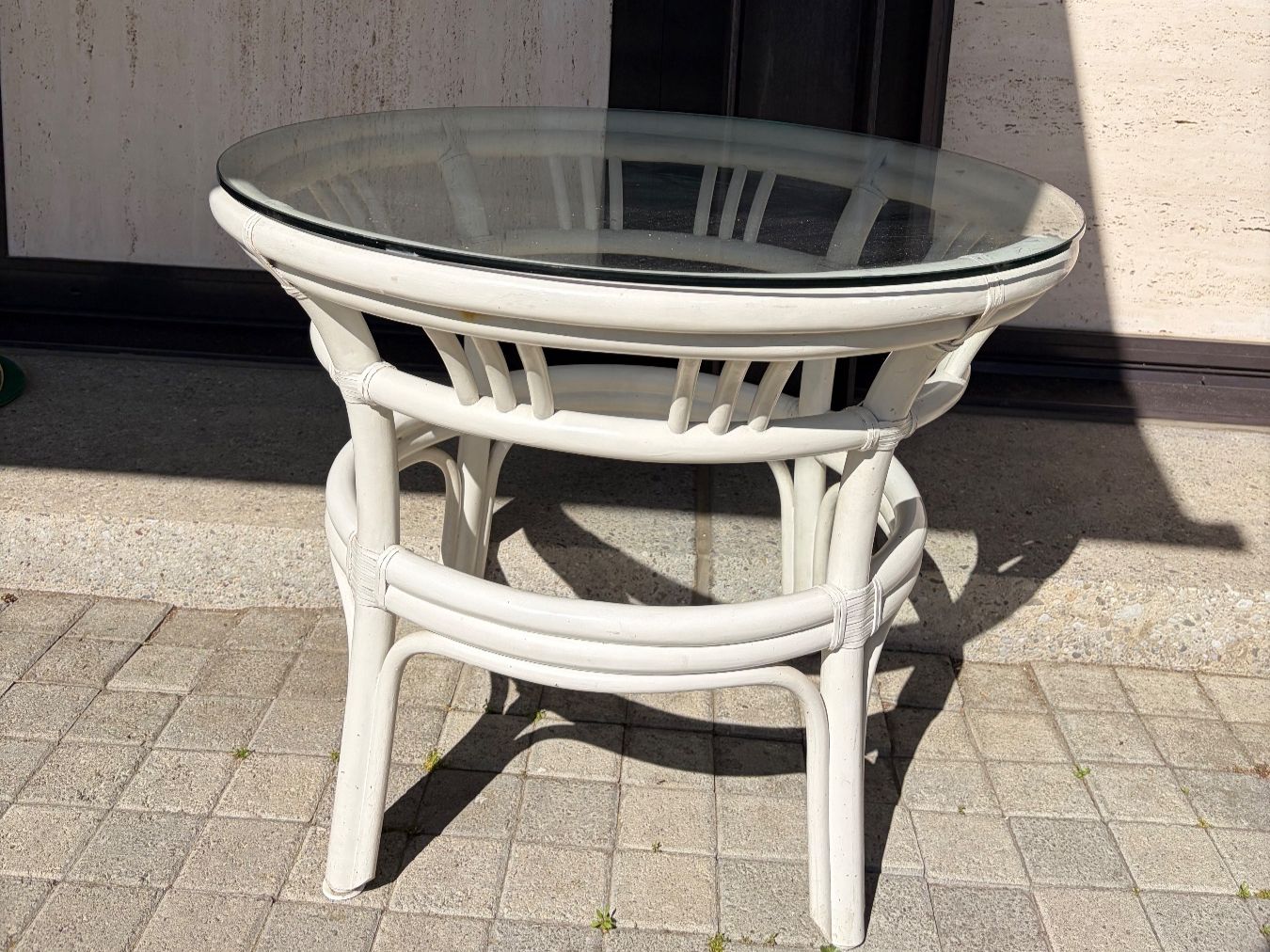 Tavoli: Weisser Tisch, Design Klassiker, Rattan Look – Usato da Zürich venduto da aal_f6rv 1