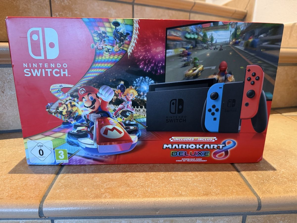 Nintendo Console: NINTENDO SWITCH 1 COME NUOVA CON ACCESSORI NUOVI – Usato da Gordola venduto da Topino02 1