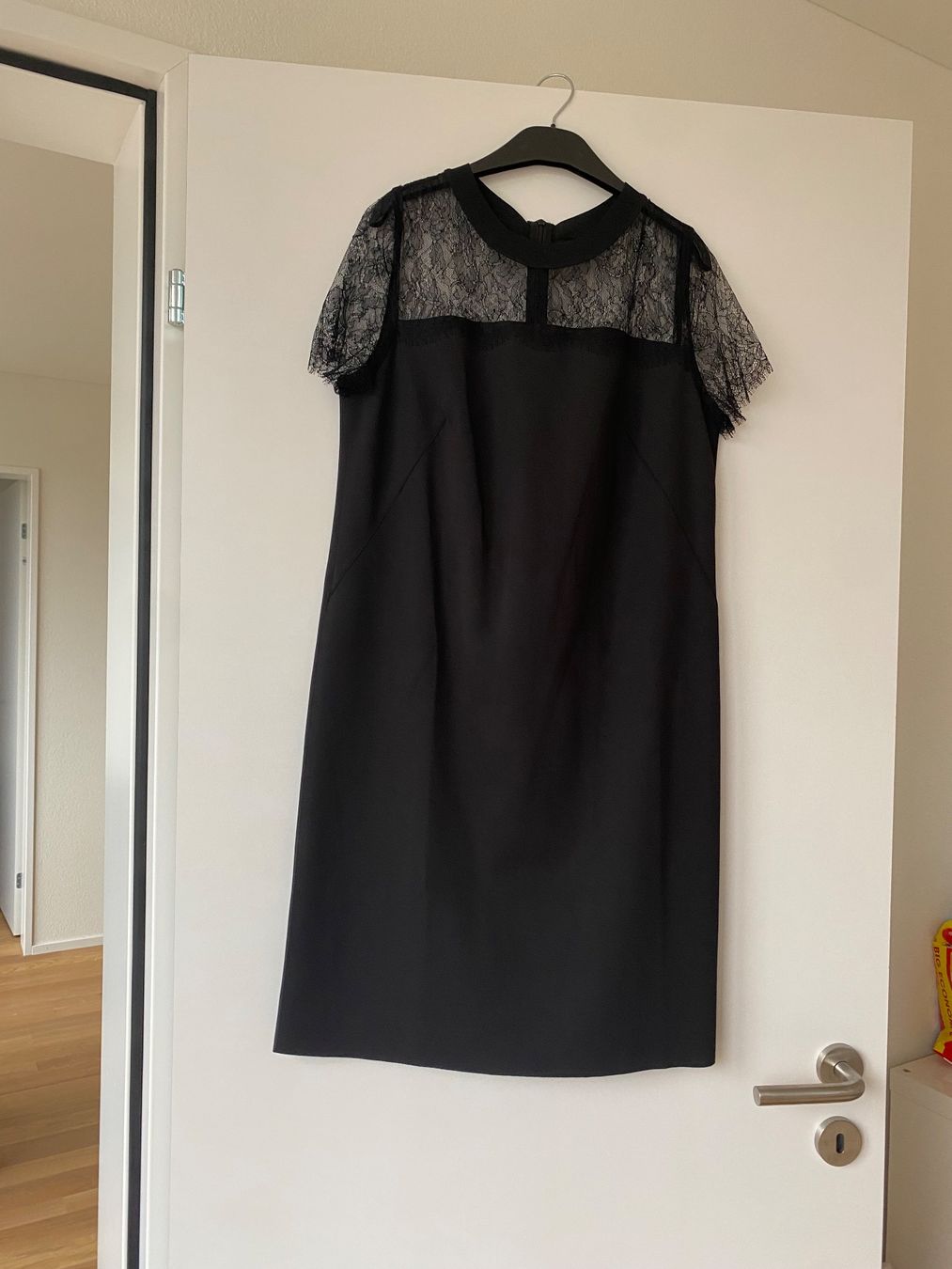 Escada Vestiti: Abendkleid von Escada Sport – Usato da Baar venduto da rel_9lvy