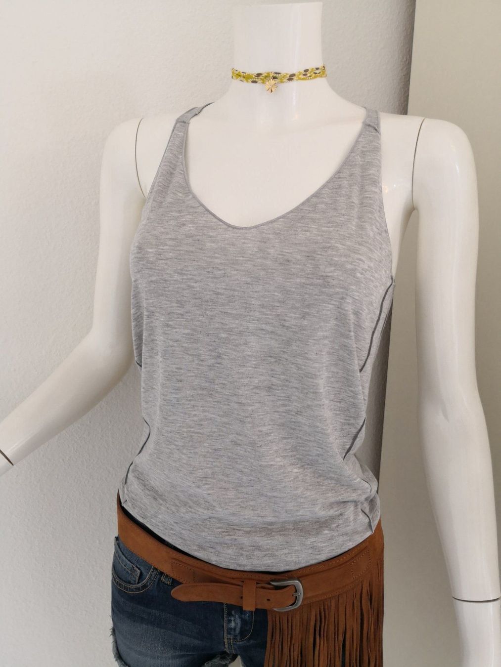 Mango Top: 🤩MANGO TANK TOP HELLGRAU & V-SCHNITT NEU & PRADA P. – Nuovo (secondo la descrizione) da Olten venduto da Naja-Twins-Twins 5