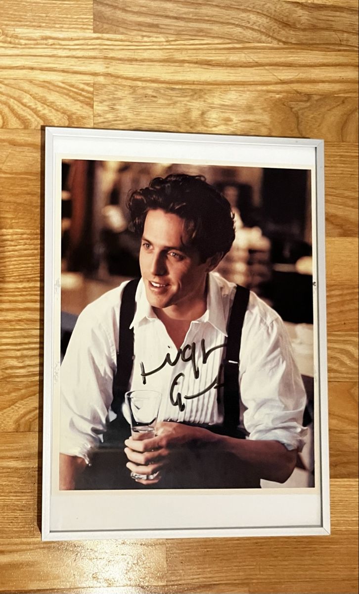 Autografi: Hugh Grant Autogrammkarte – Usato da Hüntwangen venduto da konizh01