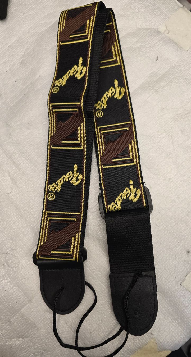 Fender Strumenti musicali: Fender Guitar Strap (Neu) – Nuovo e nell'imballaggio originale da Zürich venduto da Roy-Events-Zurich