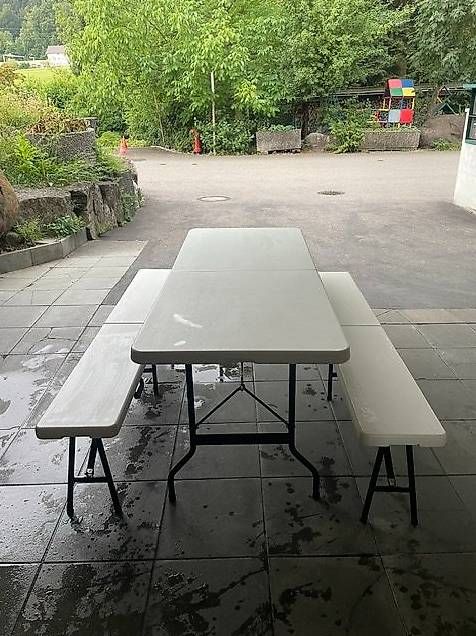 Tischset: Campingtischgarnitur klappbar – Gebraucht aus Pfäffikon Sz von alar