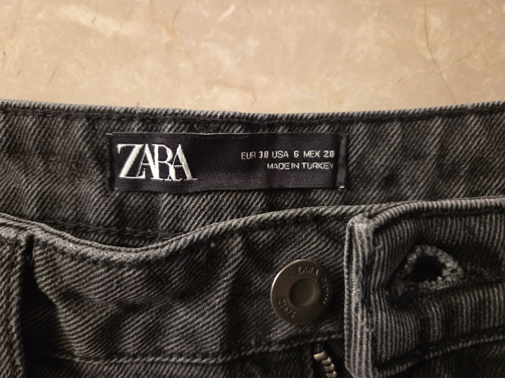 Zara Jeans: Jeans Zara – Usato da Reinach AG venduto da zazalino 2