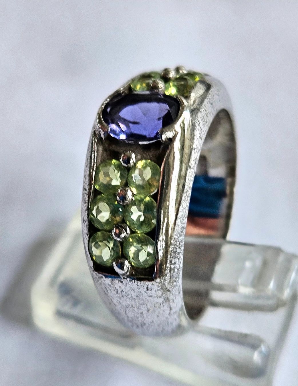 Anelli: Ring Silber mit Iolith und Peridot Grösse 55 – Nuovo (secondo la descrizione) da Zürich venduto da adriben
