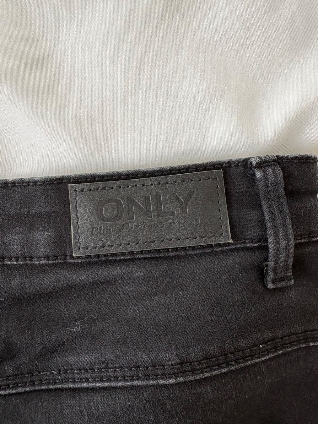 Only Jeans: Jean noir ONLY noir taille 30/ L – Usato da Zürich venduto da mcotti01 5