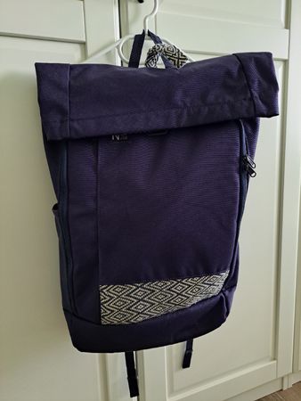 Sac à dos Roll-top violet avec motifs, tres bon état