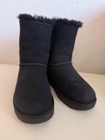 Winter UGG Boots Schwarz Gr. 36 mit Schleife - Top Zustand!