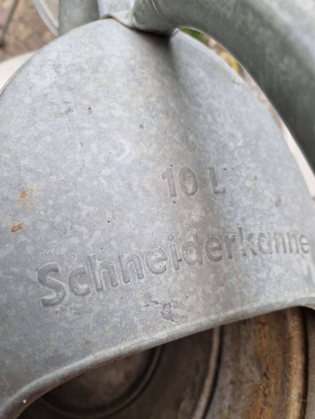 Bewässern & Giessen: Giesskanne Blech 10Liter – Gebraucht aus Mörigen von  2