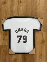 Schwarzer Rahmen für T-Shirts