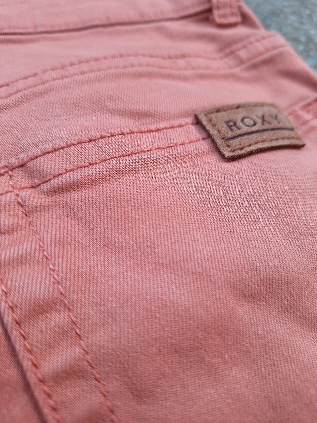 Roxy Jeans: Roxy Jeans Damen Grösse 26 Koralle  – Nuovo (secondo la descrizione) da Kandersteg venduto da Zwiepi 2