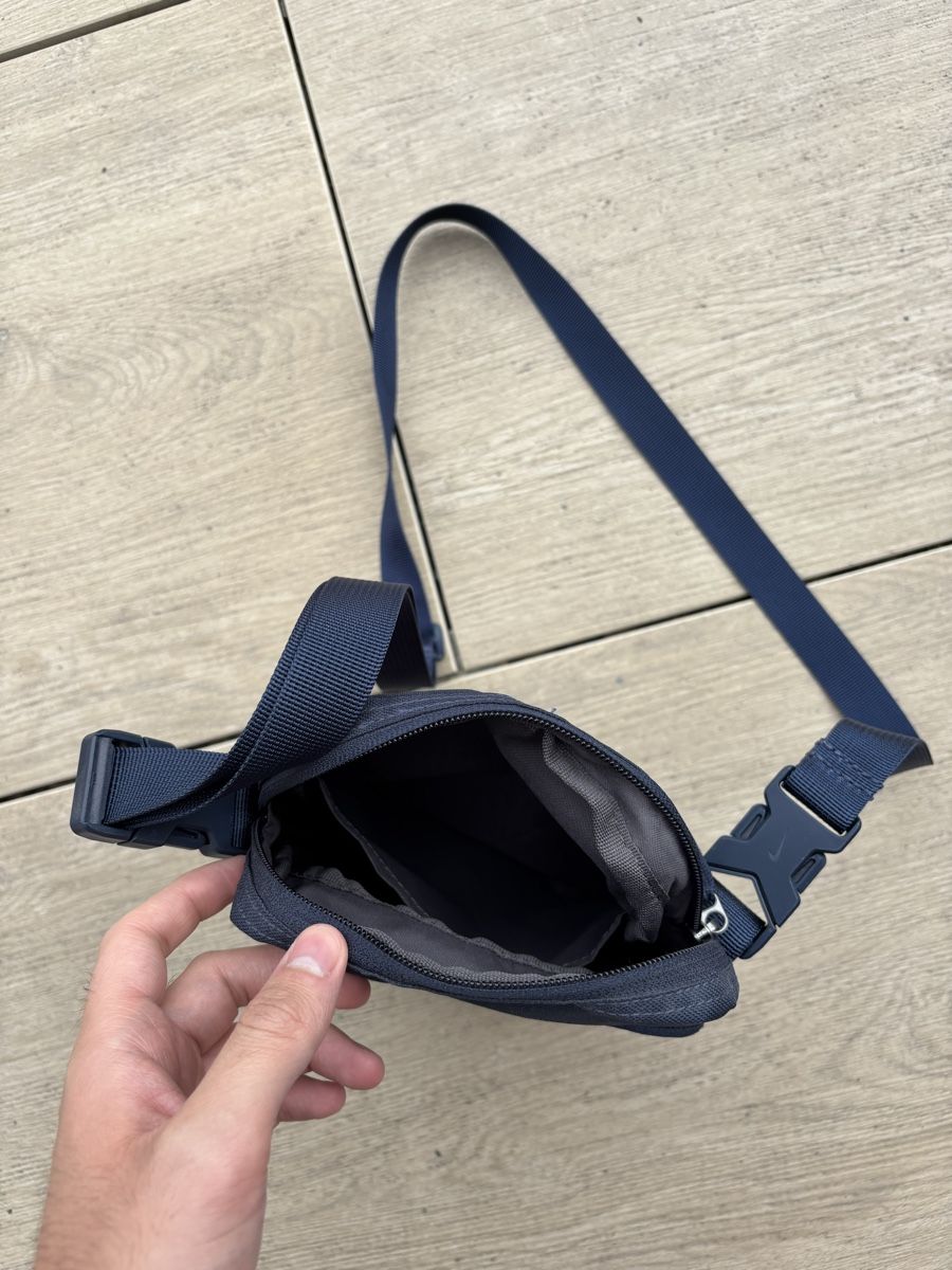 Nike Altro in  Abbigliamento & Accessori: Nike Umhängetasche blau  – Usato da St-Prex venduto da ale_fyz6 1