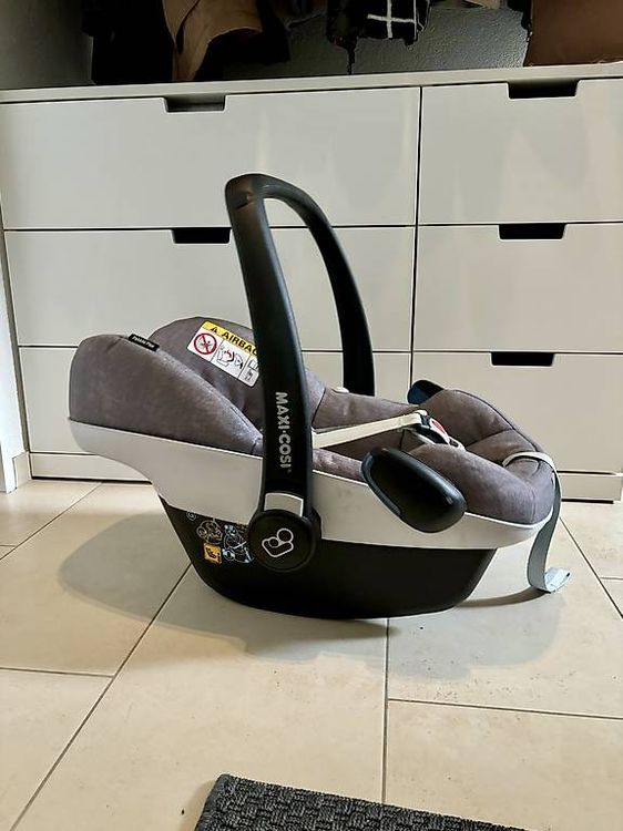 Sièges auto: Maxi-Cosi Pebble Plus mit New Born Einlage – D'occasion à Benken ZH par kbu_n2fl 2