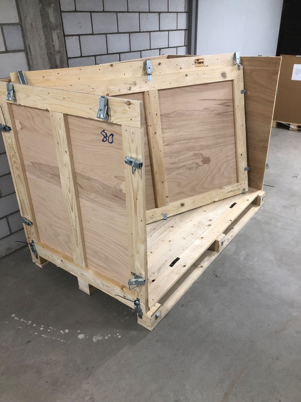 Transportkisten: Holzkiste – Gebraucht aus Uznach von Marco123456