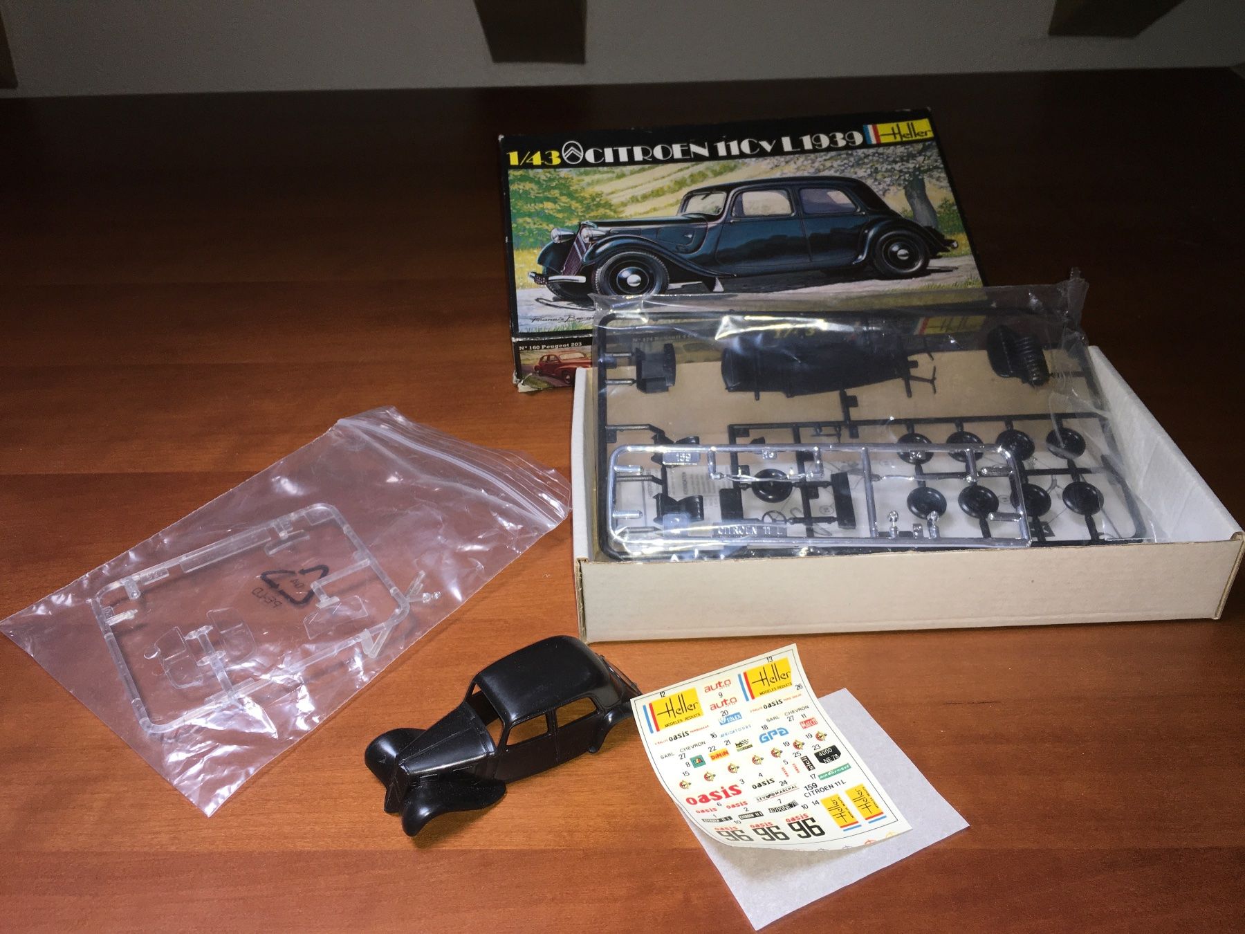 Citroën Modellini d'auto: Citroen 11 CV L 1939 - 1/43 Heller – Nuovo (secondo la descrizione) da Wohlen AG venduto da PrivatSammlung 1