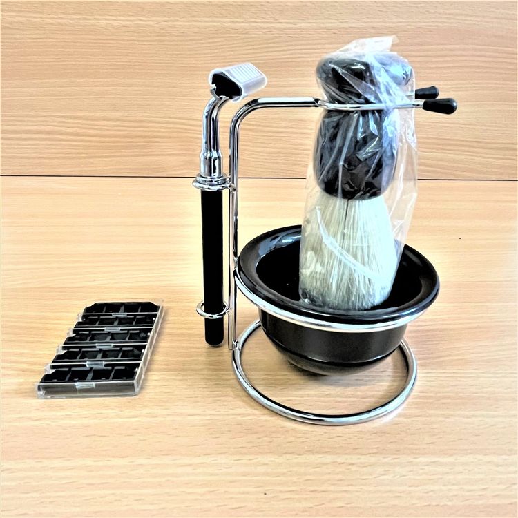 Rasier - Set mit Ersatzklingen (Neu und originalverpackt) in Amlikon ...