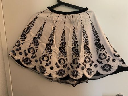 Summer skirt black white
