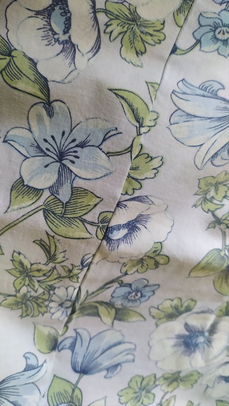 Autre linge de table: Nappe 200 x113 cm – D'occasion à Chezard St-Martin par Loucail 3