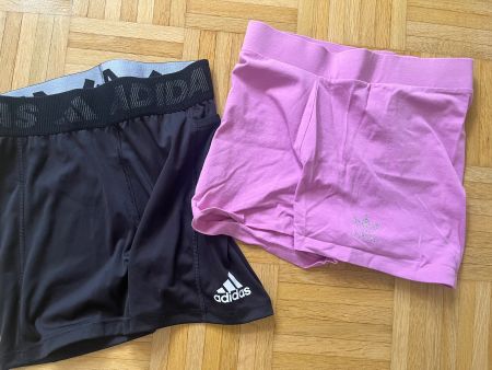 2er Pack Adidas Radlerhosen/Sportshorts Gr. S neuwertig S...